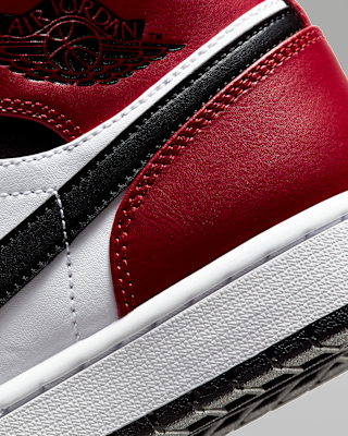 Air Jordan 1 Mid Shoes. Nike CA